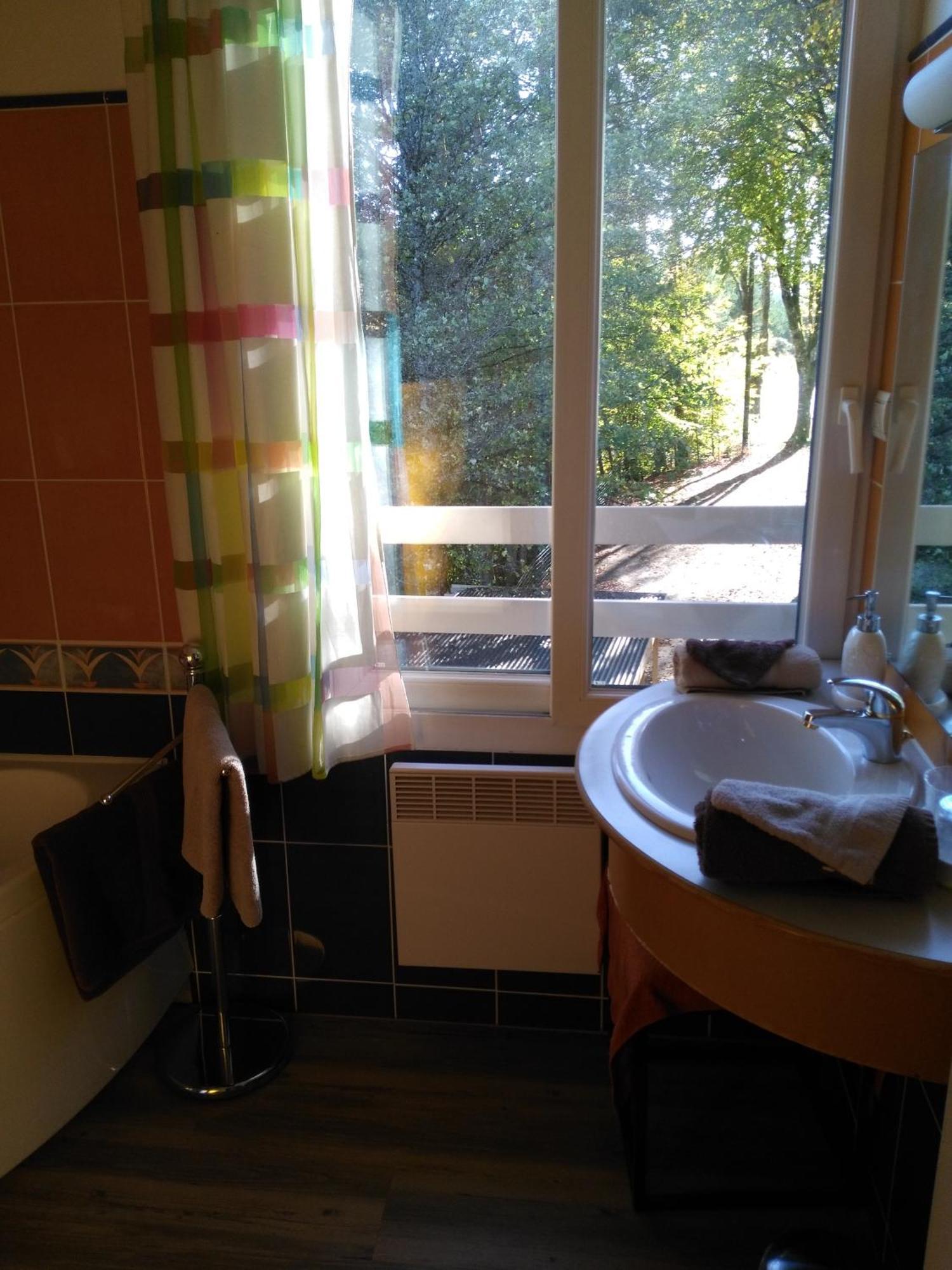 Hotel Du Lac Treignac Esterno foto